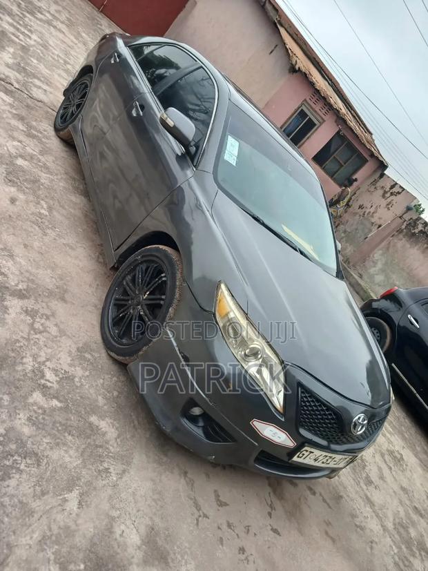 Toyota Camry SE 4dr Sedan (2.5L 4cyl 6AM) 2010 Gray