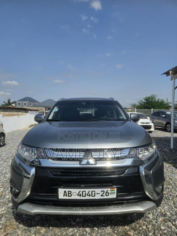 Mitsubishi Outlander SEL FWD 2018 Gray
