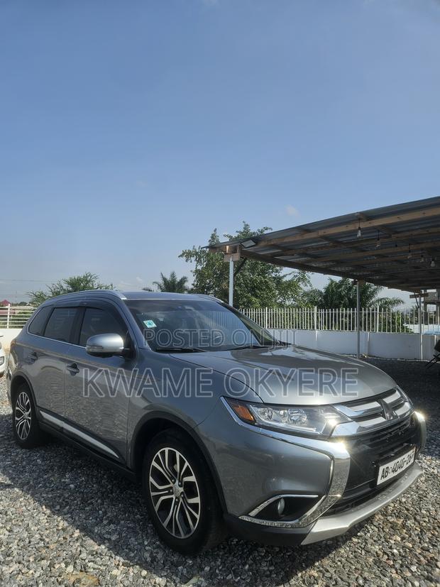 Mitsubishi Outlander SEL FWD 2018 Gray