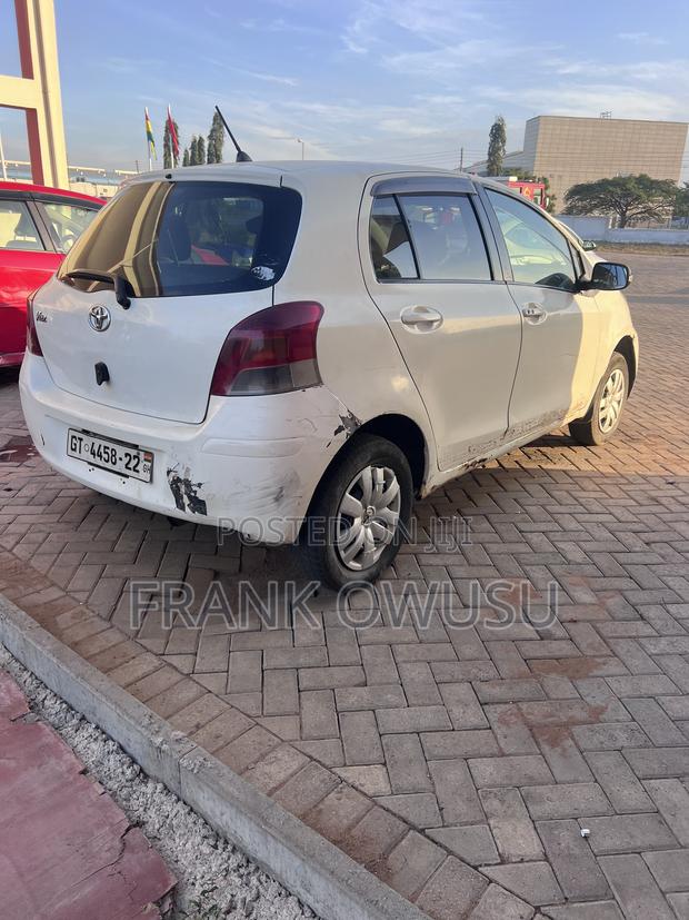 Toyota Vitz 1.3 AWD 3dr 2010 White