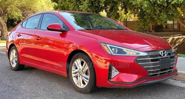 Hyundai Elantra 2020 Red