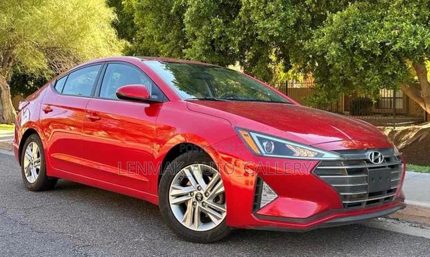 Hyundai Elantra 2020 Red