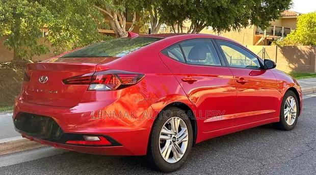 Hyundai Elantra 2020 Red