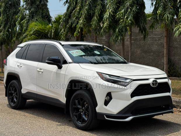 Toyota RAV4 2025 White