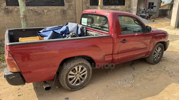 Toyota Tacoma Regular Cab 2006 Red