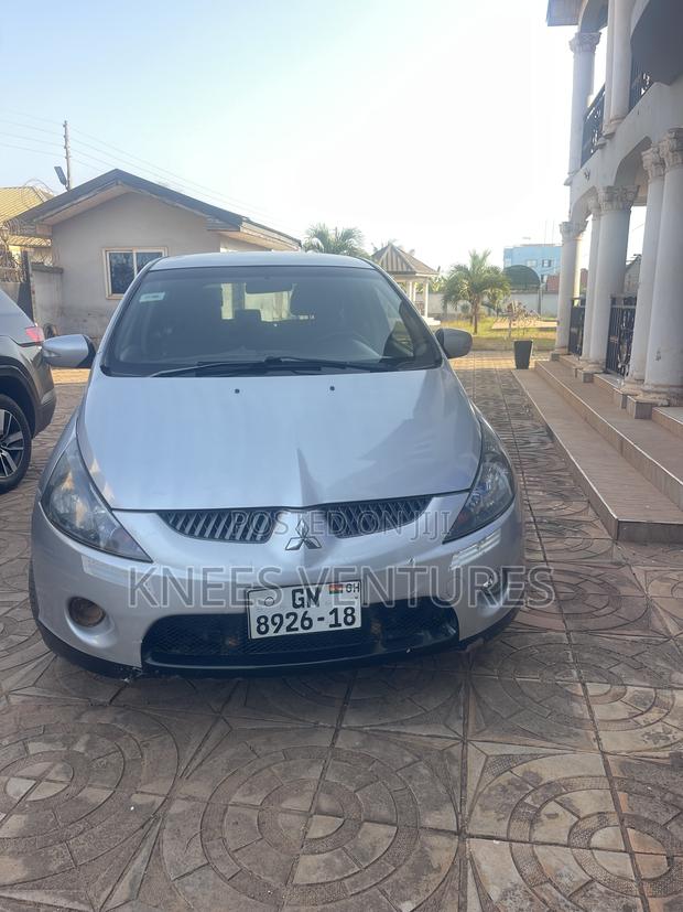 Mitsubishi Grandis 2.0 Di-D 2006 Gray