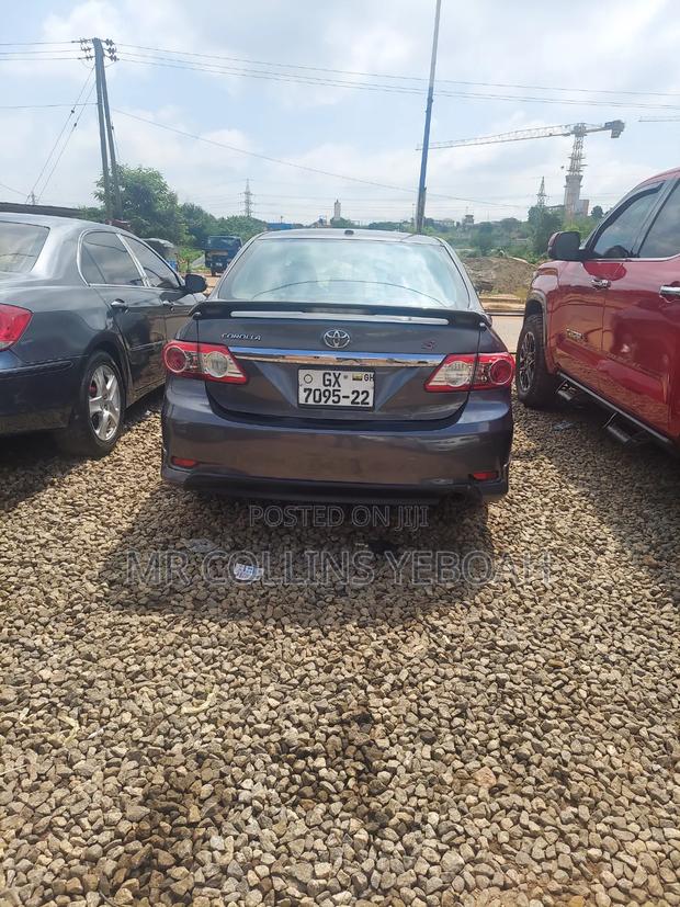 Toyota Corolla LE 4dr Sedan (1.8L 4cyl 4A) 2013 Gray