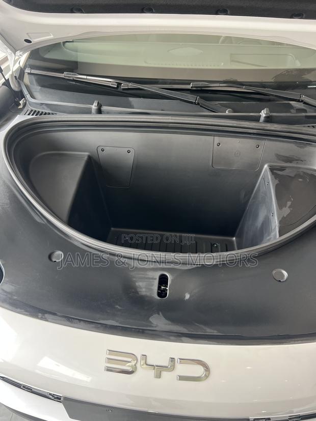 New BYD Seal 6 EV 2026 White