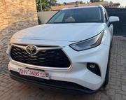 Toyota Highlander XLE AWD 2024 Pearl for sale