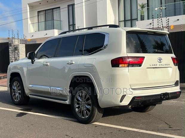 Toyota Land Cruiser 3.5 Petrol 4WD 2022 White