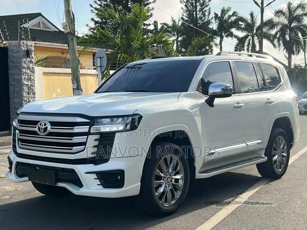 Toyota Land Cruiser 3.5 Petrol 4WD 2022 White