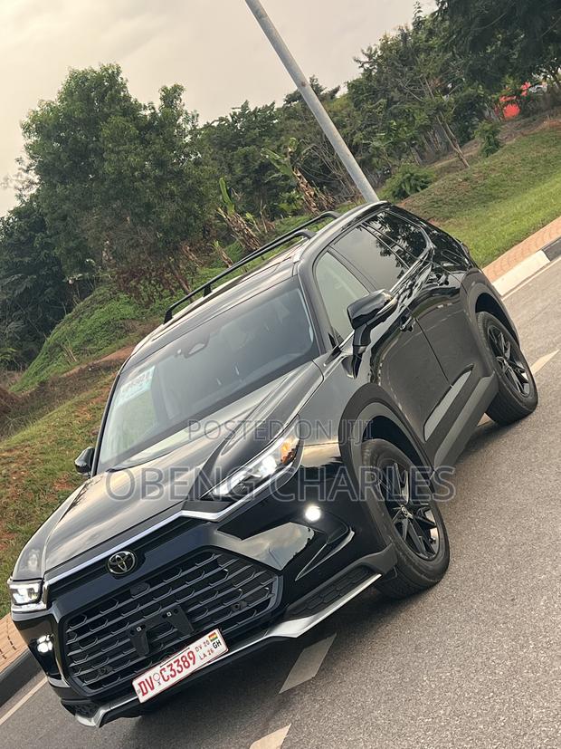 Toyota Highlander Platinum AWD 2026 Black