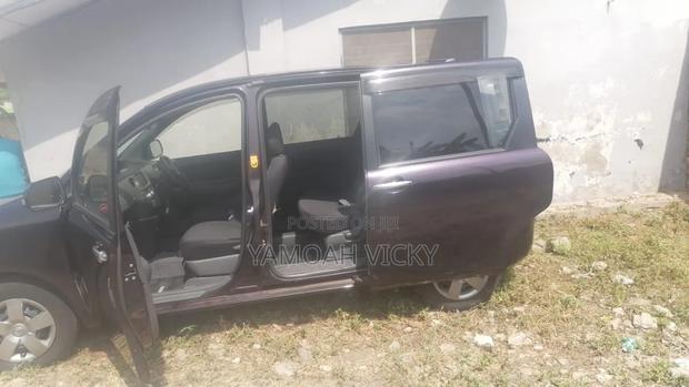 Toyota Sienta 2015 Purple