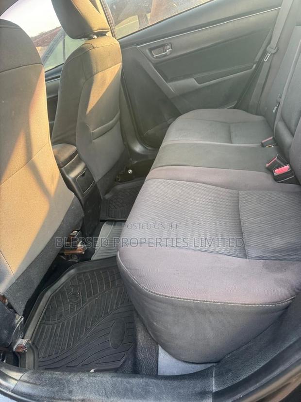 Toyota Corolla LE ECO 4dr Sedan (1.8L 4cyl CVT) 2017 Blue