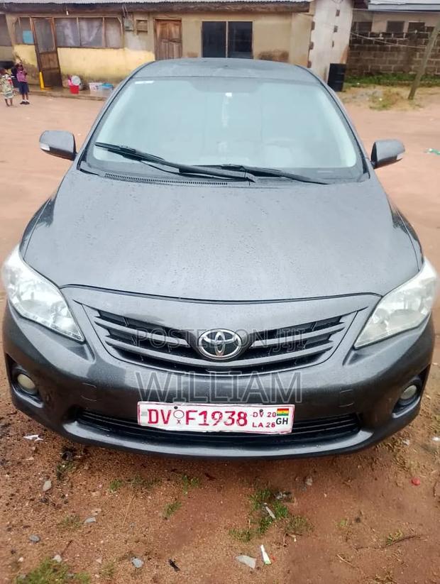 Toyota Corolla L 4dr Sedan (1.8L 4cyl 5M) 2013 Gray