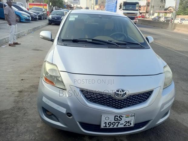 Toyota Belta 2010 Silver
