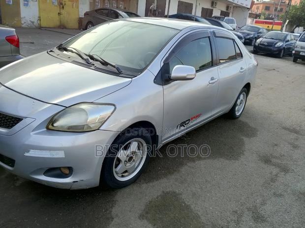 Toyota Belta 2010 Silver