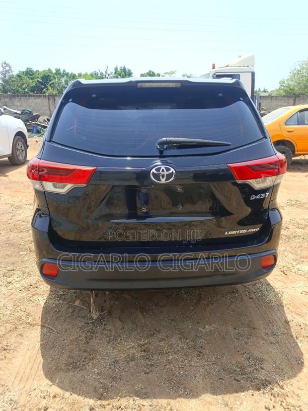 Toyota Highlander XLE 2019 Black