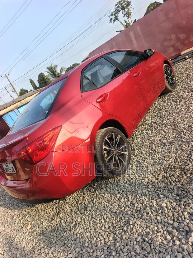 Toyota Corolla SE 4dr Sedan (1.8L 4cyl CVT) 2017 Red