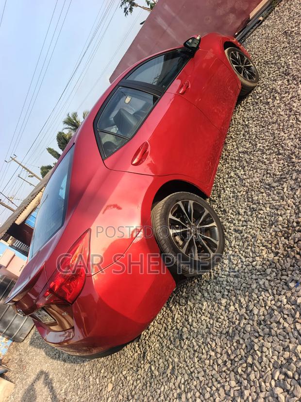 Toyota Corolla SE 4dr Sedan (1.8L 4cyl CVT) 2017 Red