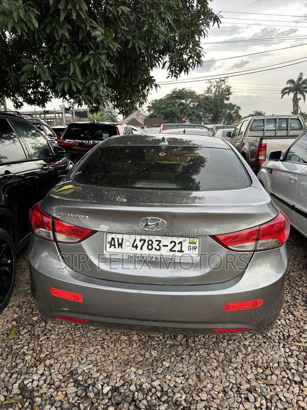 Hyundai Elantra GLS Sedan FWD (1.8L 4cyl 6M) 2013 Gray