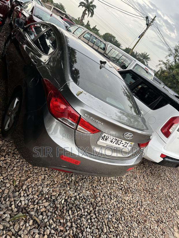 Hyundai Elantra GLS Sedan FWD (1.8L 4cyl 6M) 2013 Gray