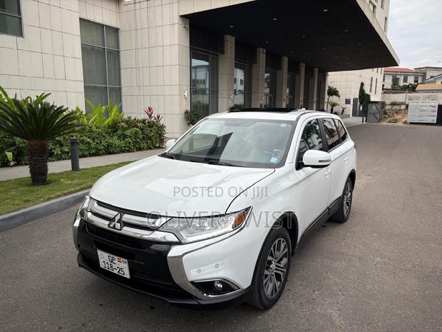 Mitsubishi Outlander SEL FWD 2019 White
