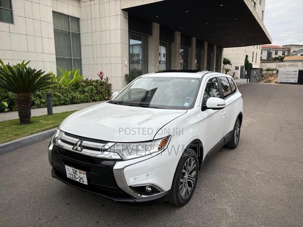 Mitsubishi Outlander SEL FWD 2019 White