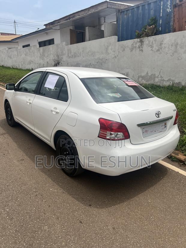 Toyota Yaris 2012 White