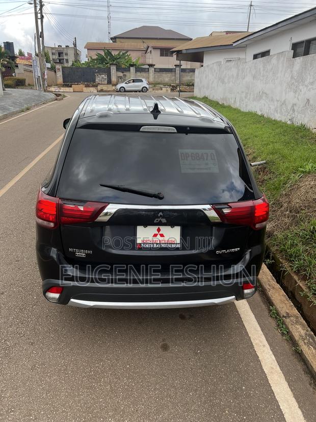 Mitsubishi Outlander 2016 Black
