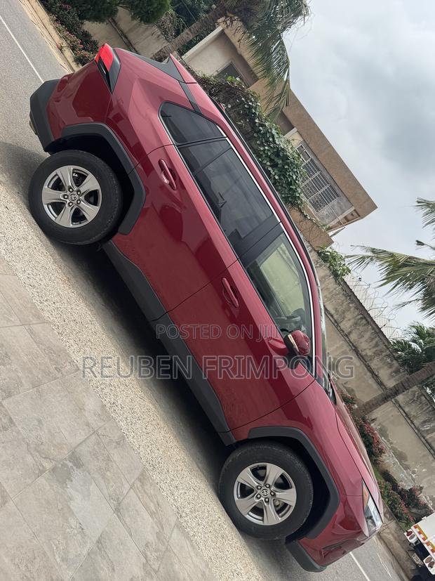 Toyota RAV4 2022 Red