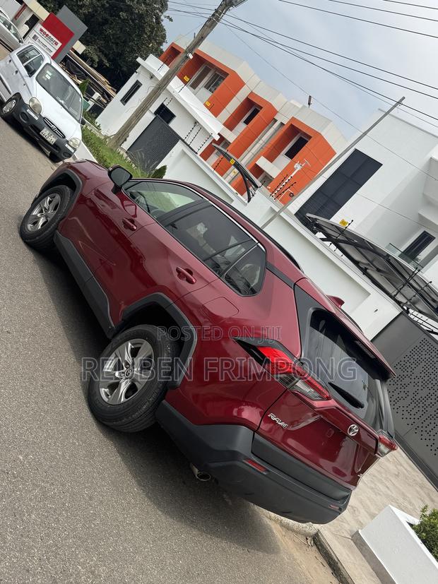 Toyota RAV4 2022 Red