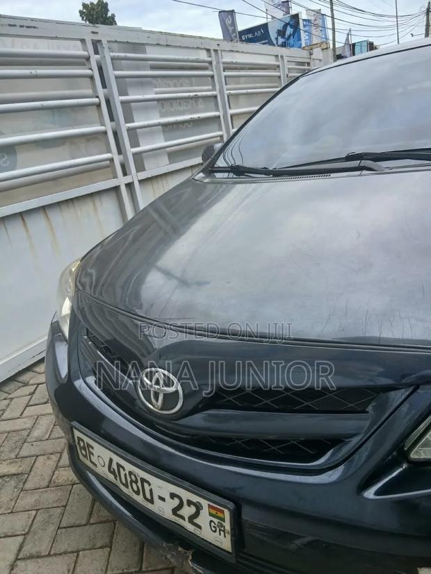 Toyota Corolla LE 4dr Sedan (1.8L 4cyl 4A) 2013 Matt Black