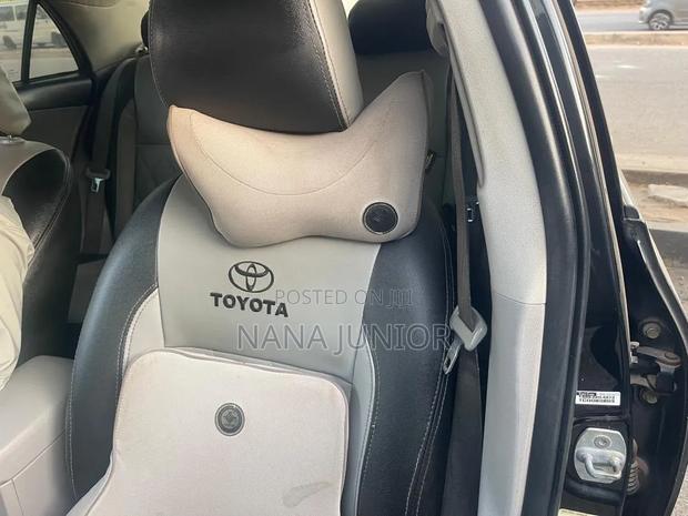 Toyota Corolla LE 4dr Sedan (1.8L 4cyl 4A) 2013 Matt Black