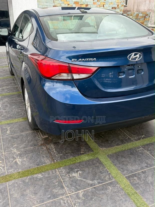 Hyundai Elantra SE Sedan FWD (1.8L 4cyl 6A) 2016 Blue
