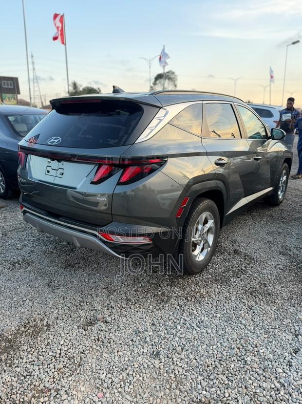 Hyundai Tucson SE 2022 Gray
