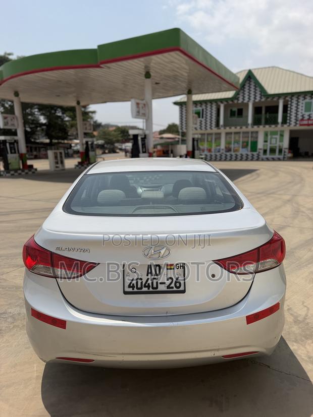 Hyundai Elantra 2013 Silver