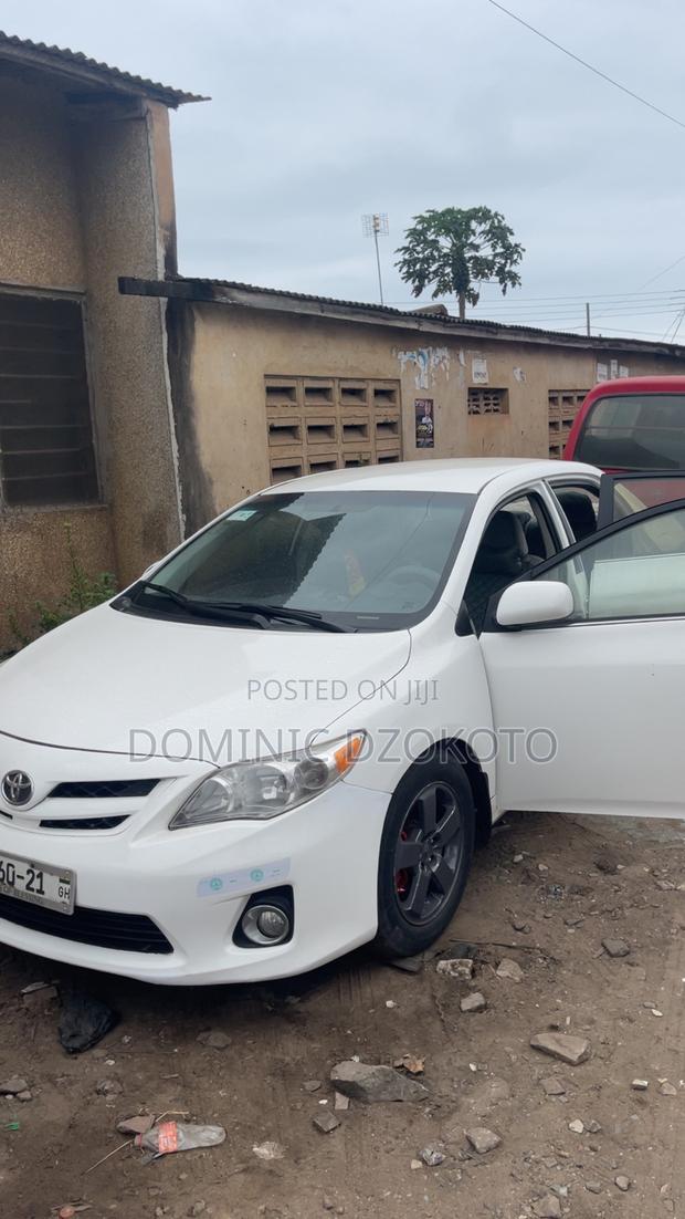 Toyota Corolla LE 4dr Sedan (1.8L 4cyl 4A) 2013 White
