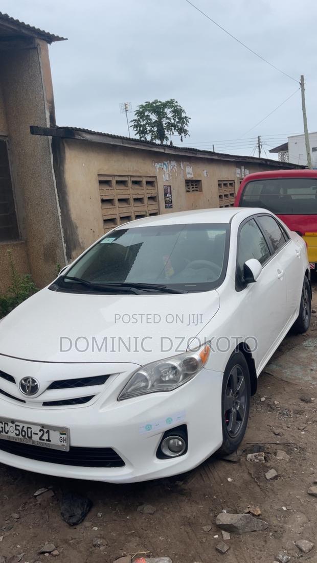 Toyota Corolla LE 4dr Sedan (1.8L 4cyl 4A) 2013 White