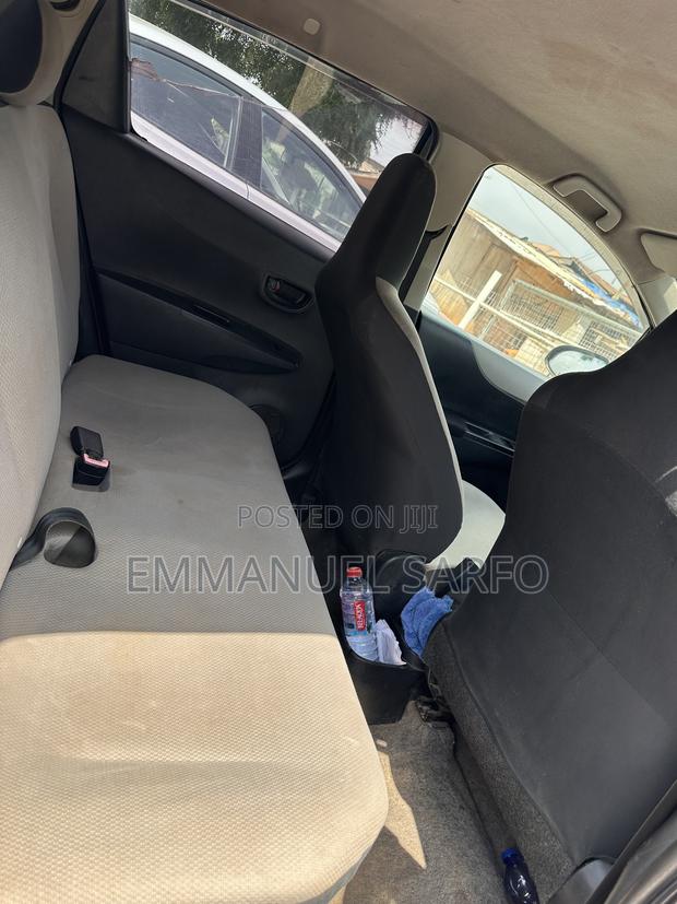 Toyota Vitz 1.3 AWD 3dr 2012 Gray