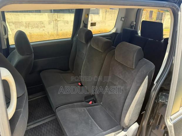 Toyota Voxy V 4WD 7-Seater 2013 Black