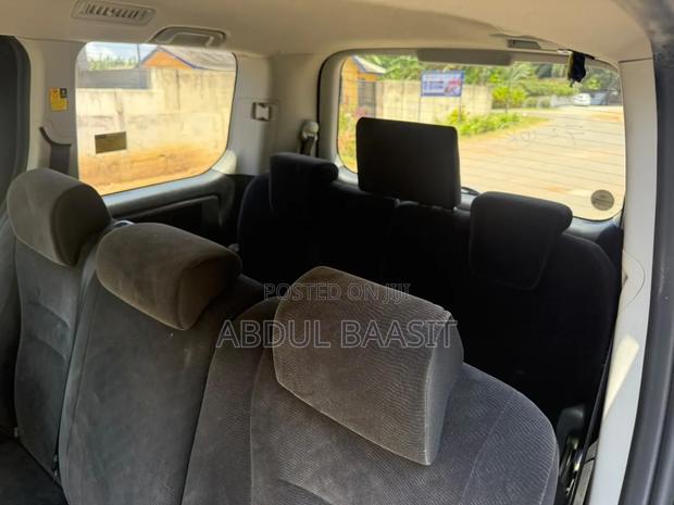 Toyota Voxy V 4WD 7-Seater 2013 Black
