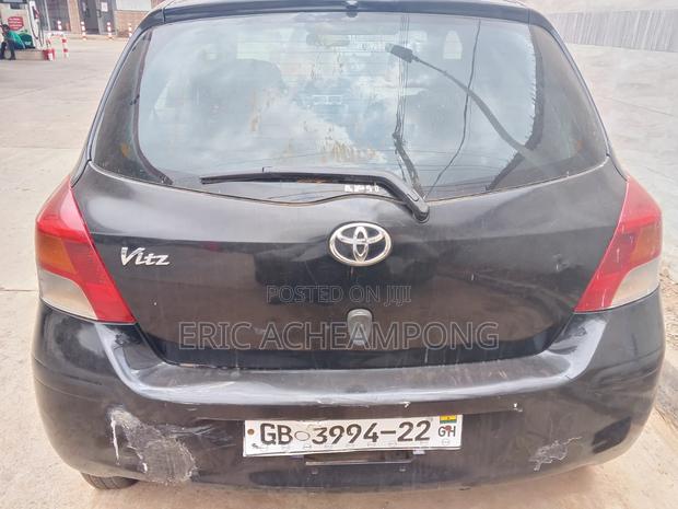 Toyota Vitz 2010 Black