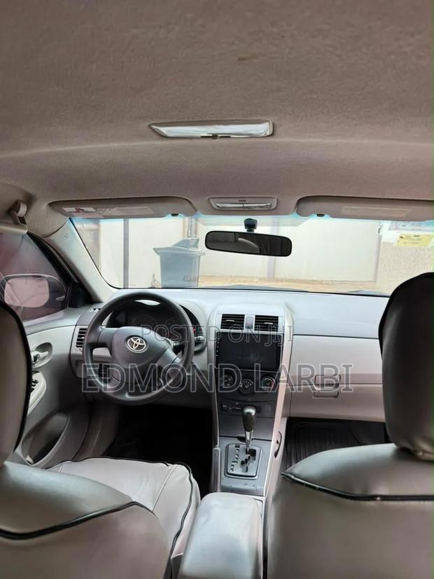 Toyota Corolla 2011 Silver