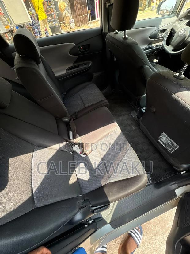 Toyota Wish 2013 Beige