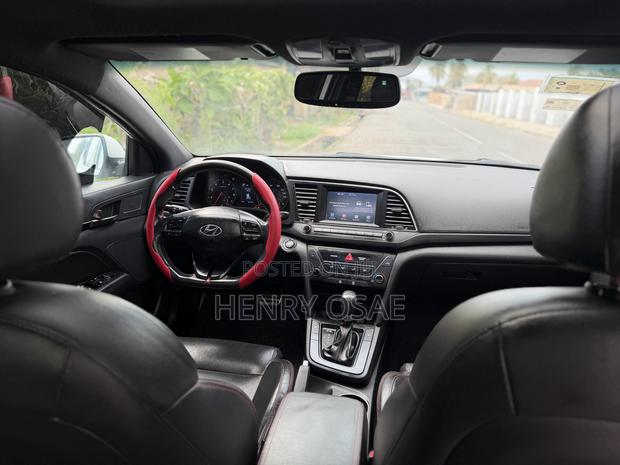 Hyundai Elantra Sport 2018 White