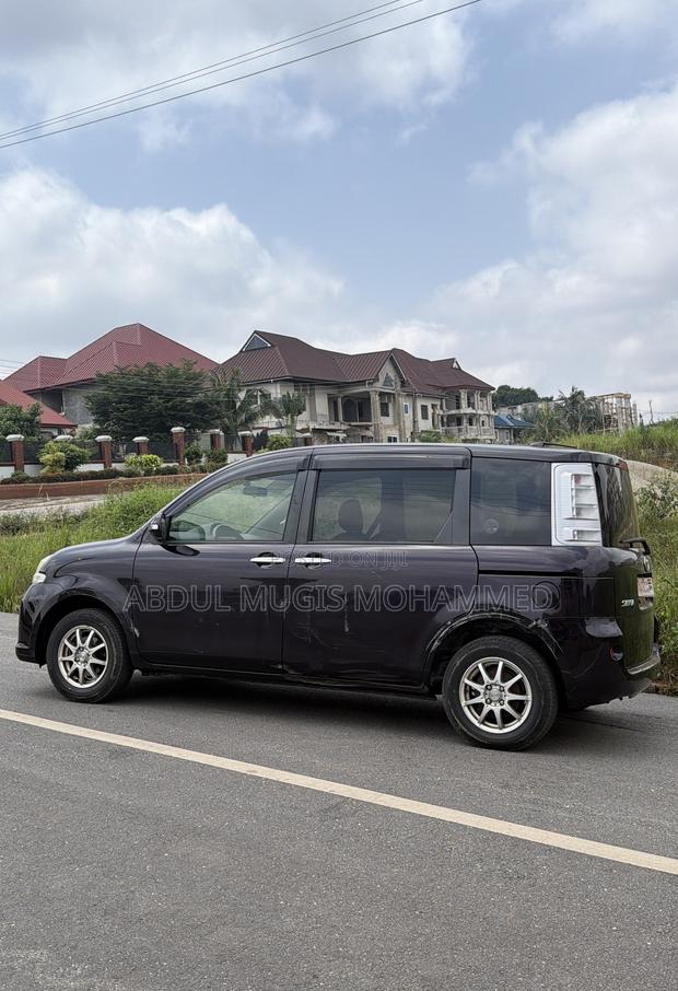Toyota Sienta 1.5 AWD 2013 Burgundy