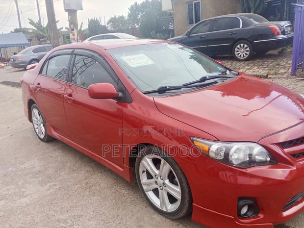 Toyota Corolla 2013 Red