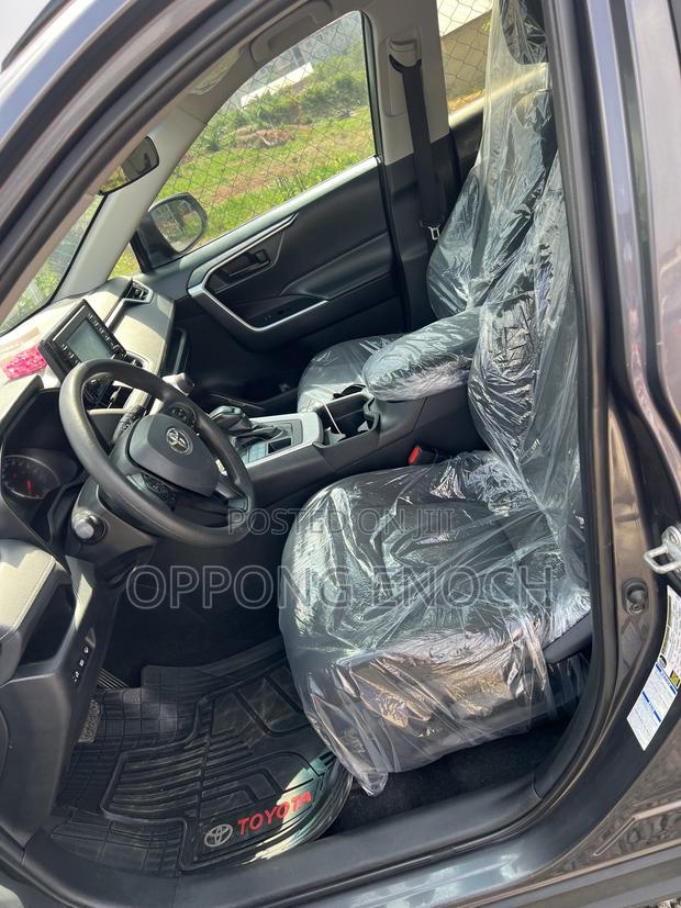 Toyota RAV4 2022 Gray