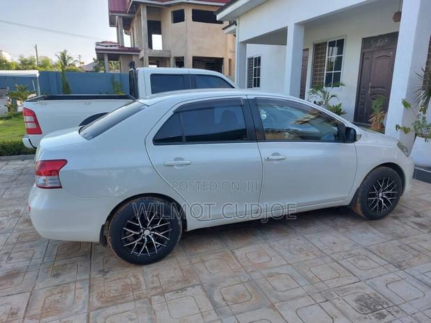 Toyota Belta 2010 White